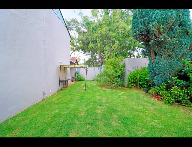2 BEDROOM TOWNHOUSE FOR SALE IN BRUMA